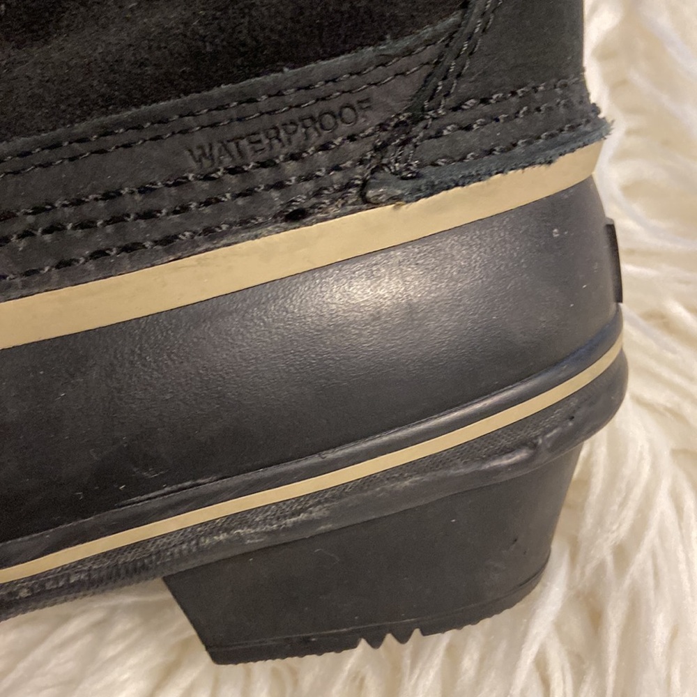 SOREL Boots size 8 color black  and some tan excellent condition see all photos - Picture 4 of 12
